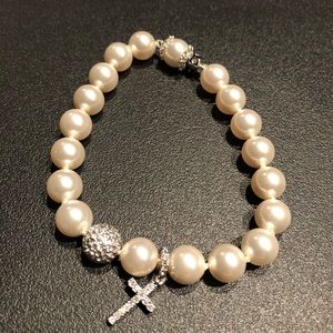 Freshwater Pearl Bracelet with Rhinestone Cross